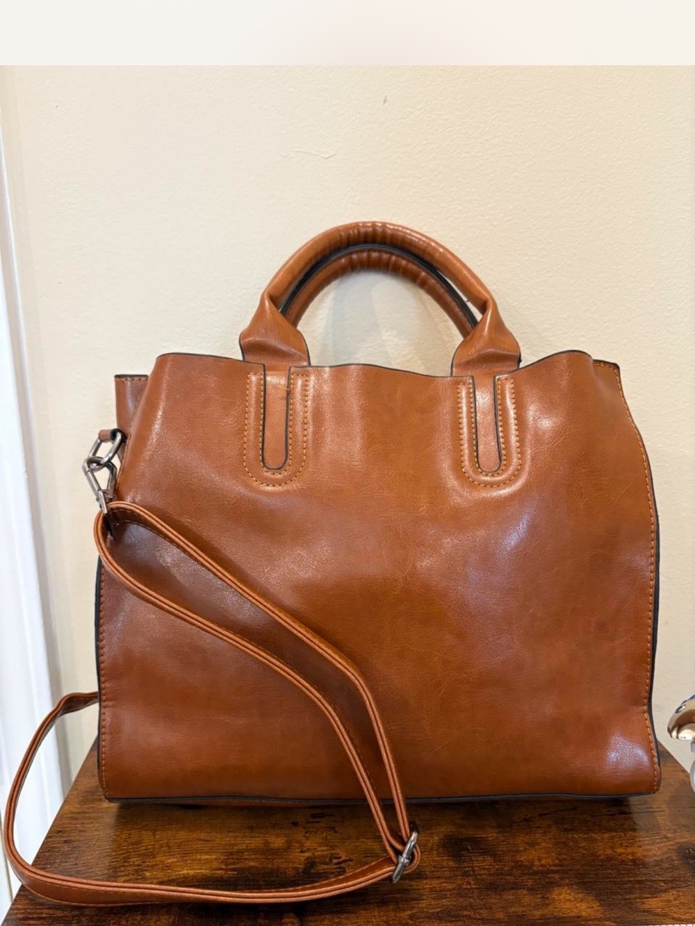 Classic Brown Leather Tote Handbag - Versatile Everyday Carry